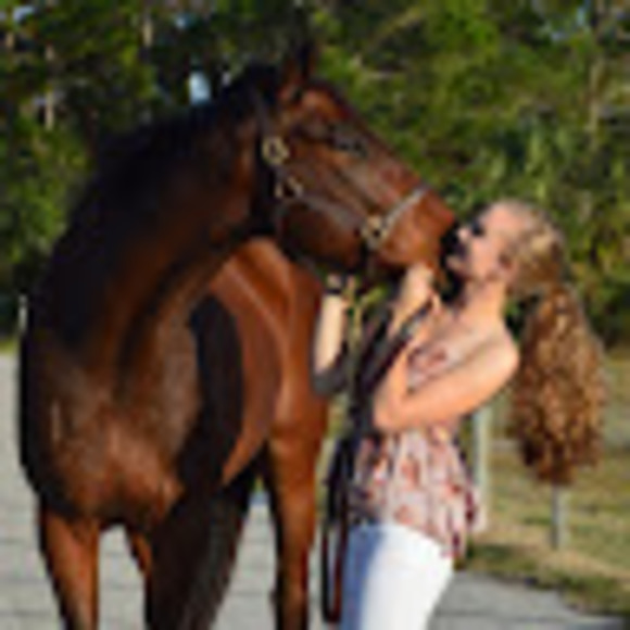 Meet your Posher, Ana - Picture 1 of 1